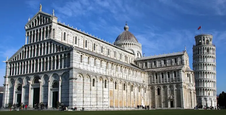 tifosi in piazza miracoli a pisa